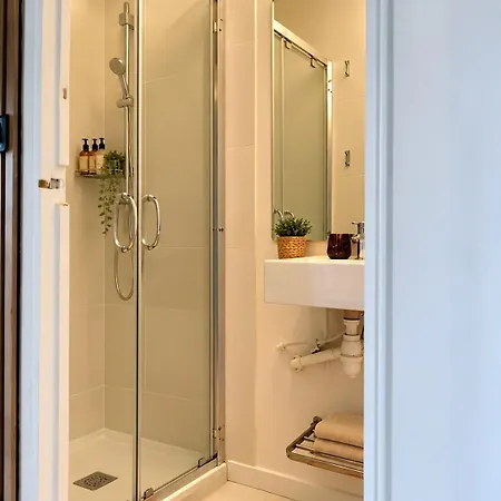 Meynadier, Private Terrace & Everything Within Walking Distance Appartement *